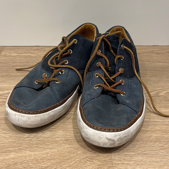 Men’s Sperry Suede Lace-Up - Picture 2 of 4